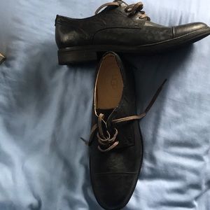 Ugg leather dress shoe